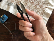 Load image into Gallery viewer, Thread clipper proudly made in Kyoto, Japan | Japanese craftsmanship - SASHIKO.LAB