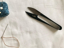 Load image into Gallery viewer, Thread clipper proudly made in Kyoto, Japan | Japanese craftsmanship - SASHIKO.LAB
